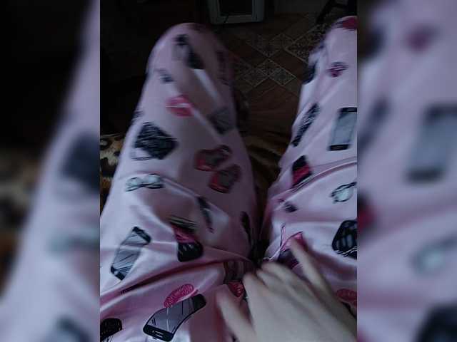 le modèle ZaraSss est en webcam porno dans un show sur le site bongacams, il possède les tags suivants: White/Caucasian,Brunette,Shaved