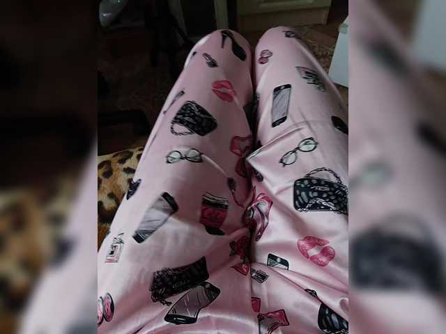 ZaraSss's BongaCams show and profile