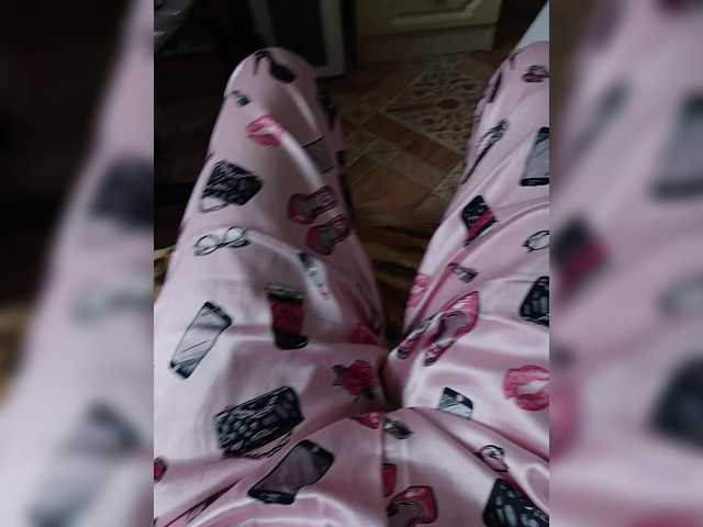 ZaraSss's BongaCams show and profile