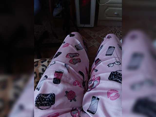 ZaraSss's BongaCams show and profile