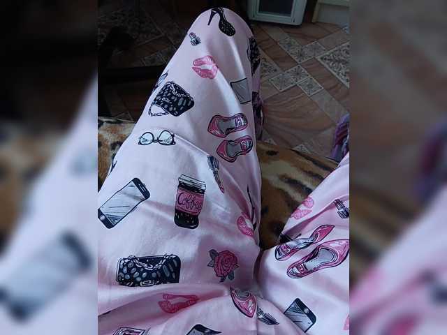 ZaraSss's BongaCams show and profile