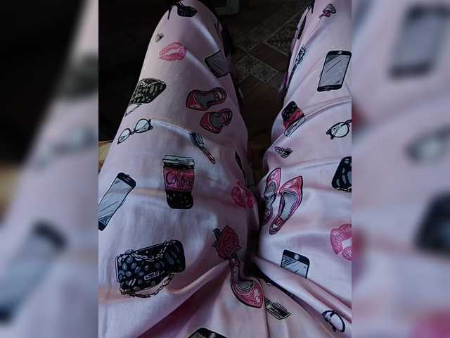 ZaraSss's BongaCams show and profile