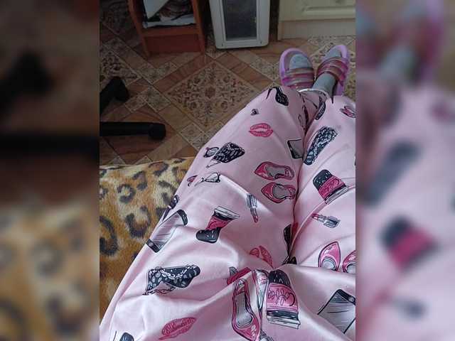 ZaraSss's BongaCams show and profile