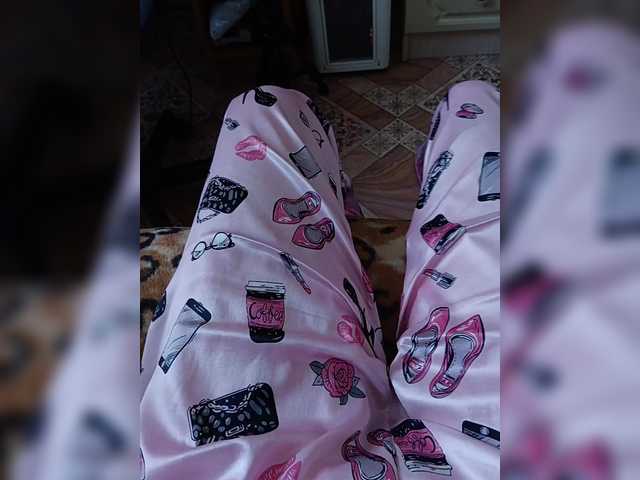 ZaraSss's BongaCams show and profile