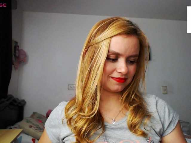 Isabella-77's BongaCams show and profile