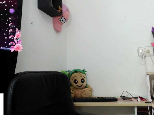 Isabella-77's BongaCams show and profile