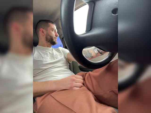 Elchapoguzman95 Live Webcam on BongaCams