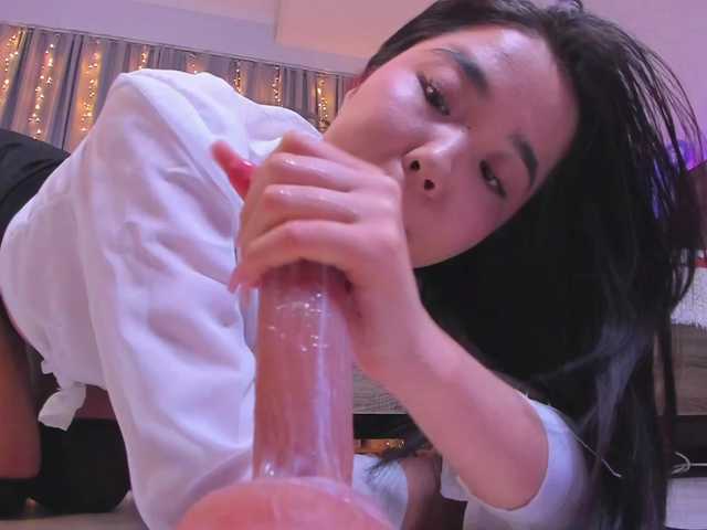 Dollyiaa's BongaCams show and profile