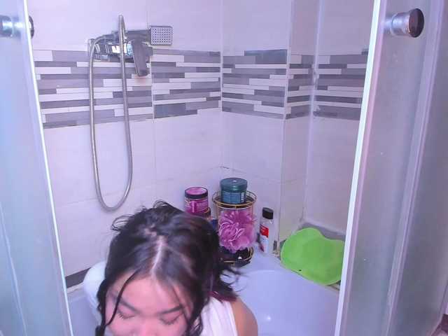 Dollyiaa's BongaCams show and profile