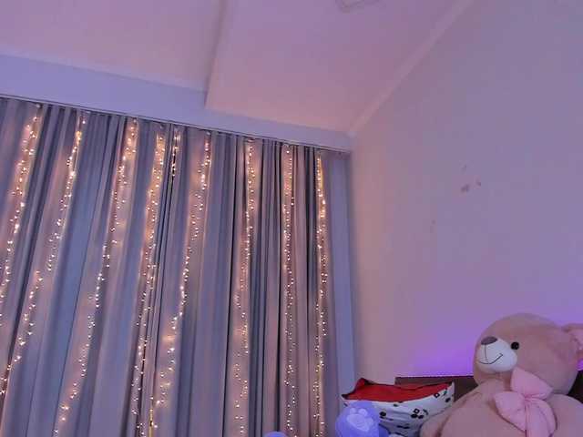 Dollyiaa's BongaCams show and profile