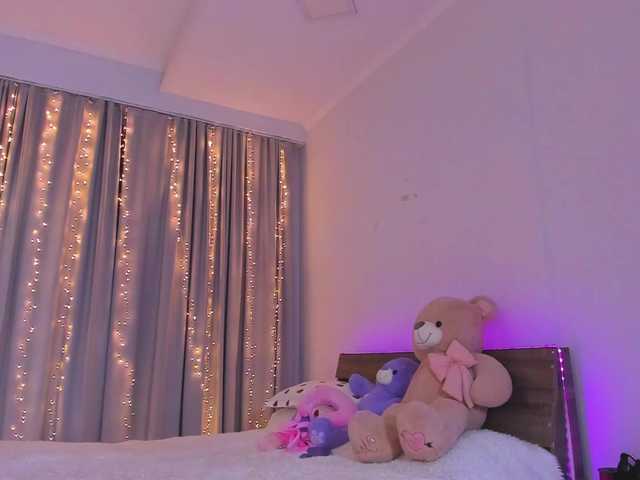 Dollyiaa's BongaCams show and profile