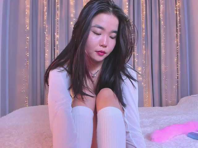 Dollyiaa's BongaCams show and profile