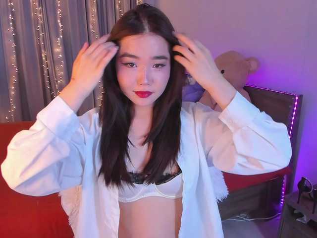 Dollyiaa's BongaCams show and profile