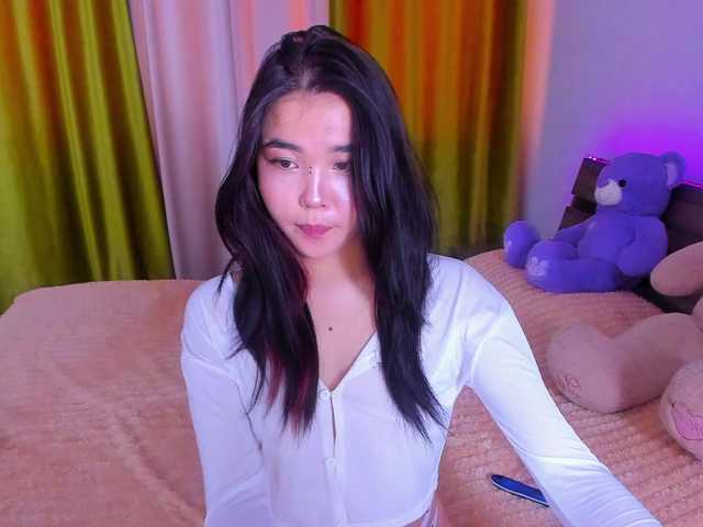 Dollyiaa from BongaCams