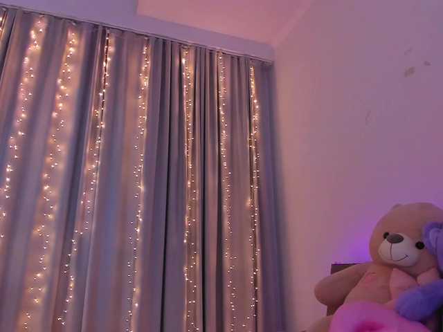 Dollyiaa's BongaCams show and profile