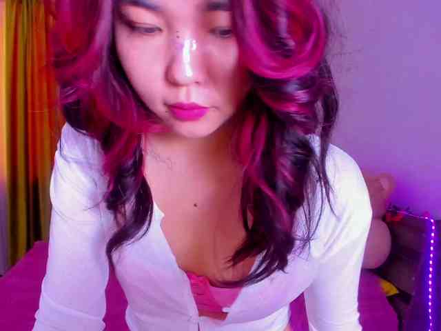 Dollyiaa webcam