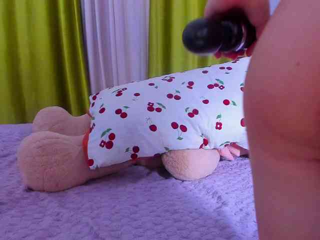 Dollyiaa webcam