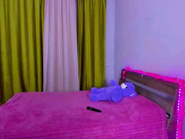 Dollyiaa webcam