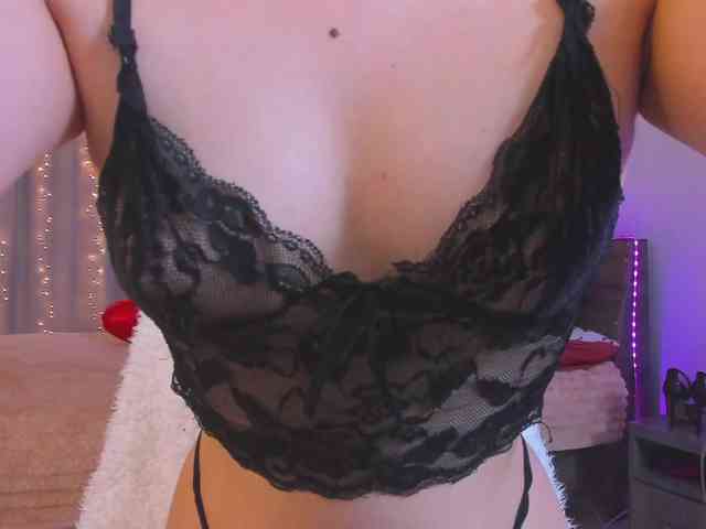 Dollyiaa Live Webcam on BongaCams