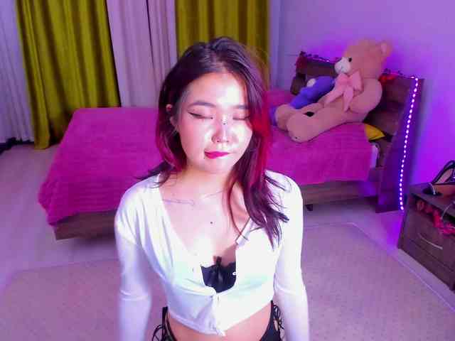 Dollyiaa webcam