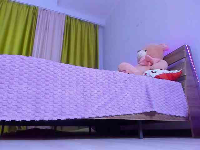 Dollyiaa webcam