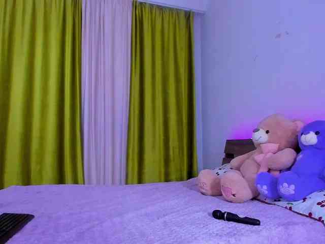 Dollyiaa webcam