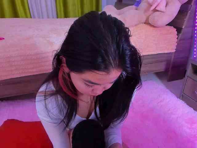 Dollyiaa webcam