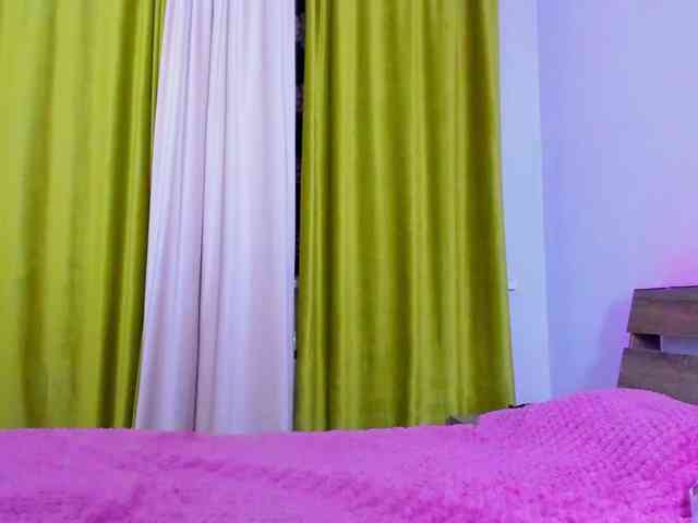 Dollyiaa webcam