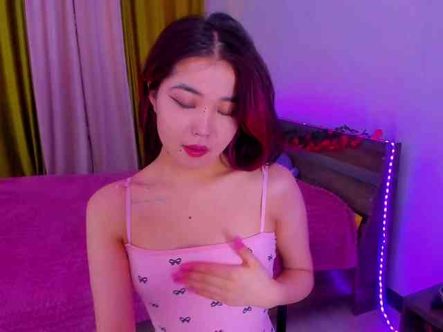 Dollyiaa webcam