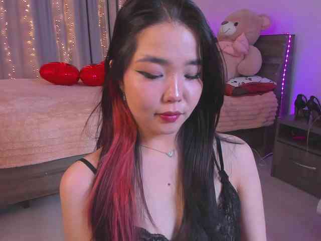 Dollyiaa Live Webcam on BongaCams