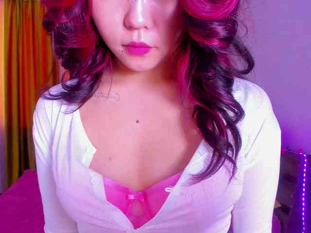 Dollyiaa webcam
