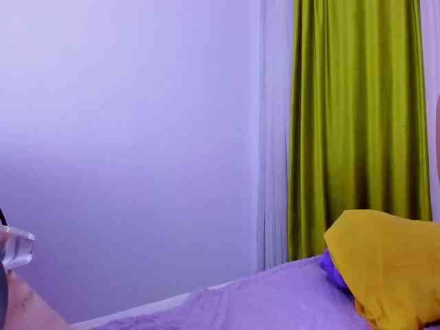Dollyiaa webcam