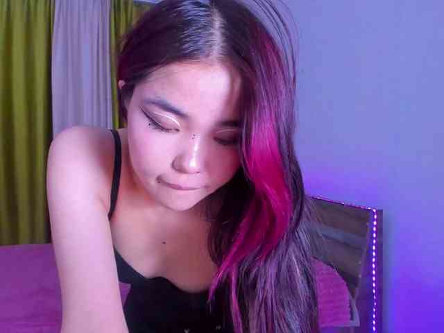 Dollyiaa webcam