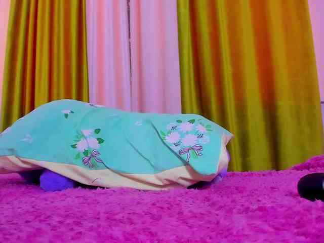Dollyiaa Live Webcam on BongaCams