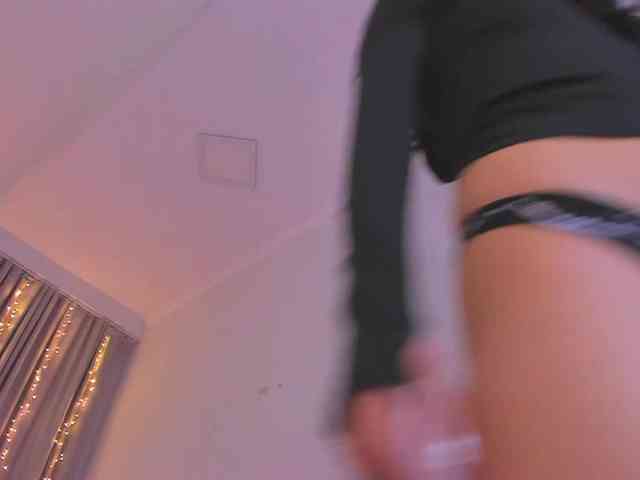 Dollyiaa webcam