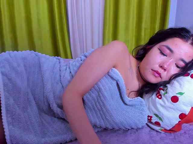 Dollyiaa webcam