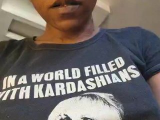 Petite-mpenzi Porn Show