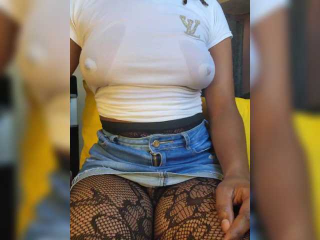 Petite-mpenzi's BongaCams show and profile