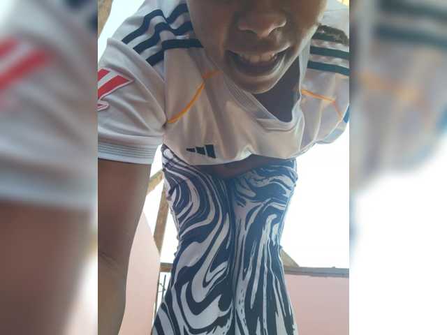 Petite-mpenzi's BongaCams show and profile