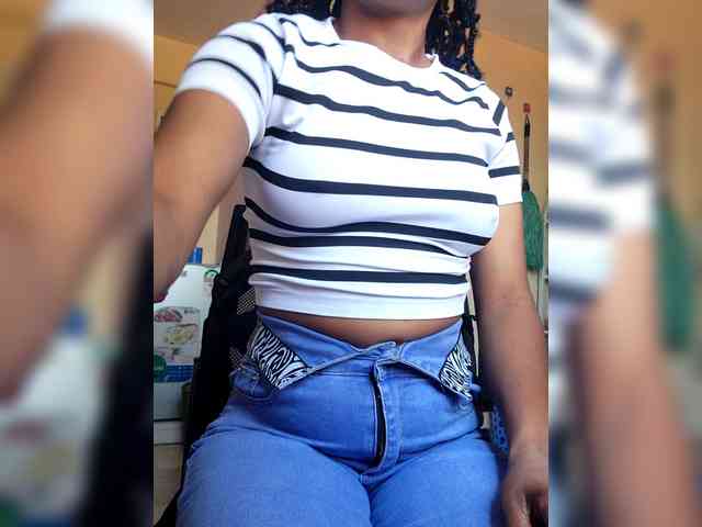 Petite-mpenzi webcam