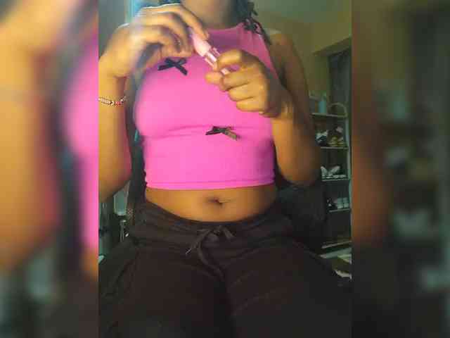 Petite-mpenzi webcam