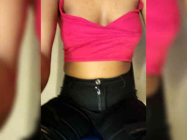 Petite-mpenzi webcam