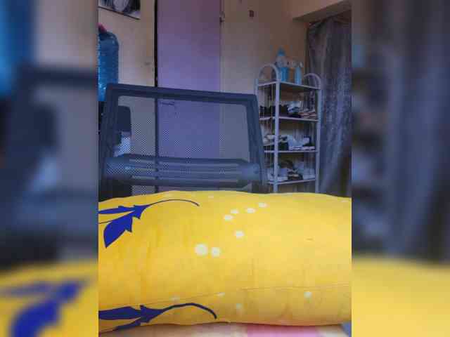 Petite-mpenzi webcam