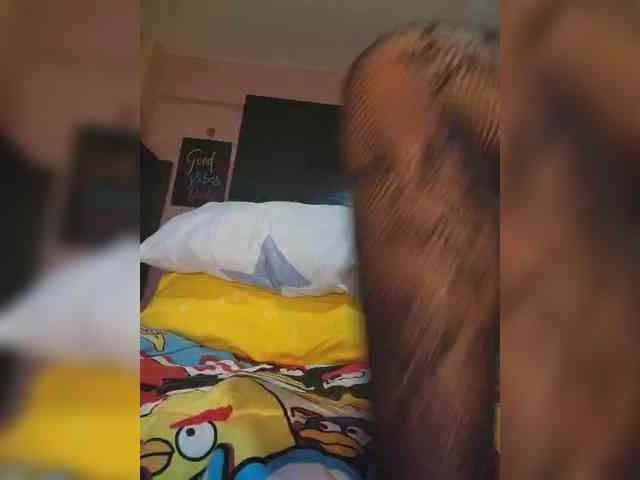 Petite-mpenzi webcam