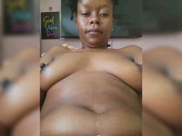 Petite-mpenzi webcam