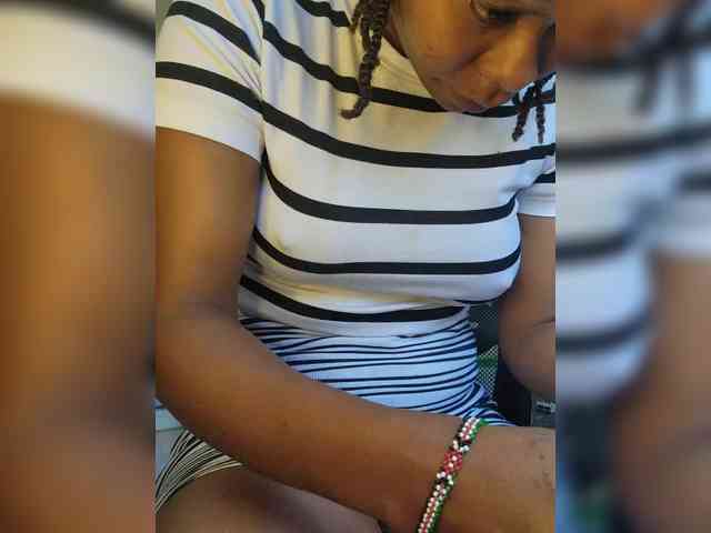 Petite-mpenzi webcam