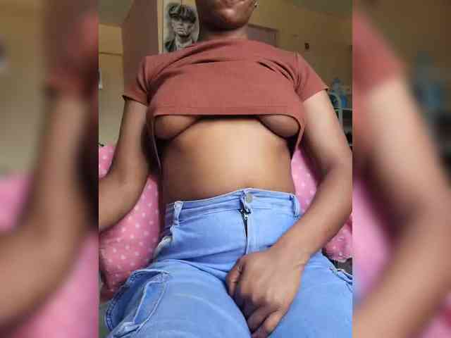 Petite-mpenzi webcam