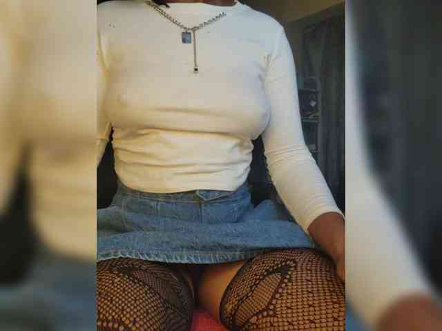 Petite-mpenzi Live Webcam on BongaCams