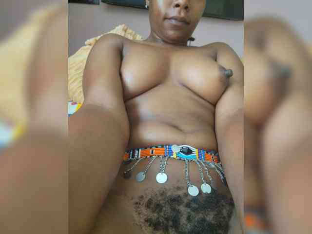 Petite-mpenzi webcam