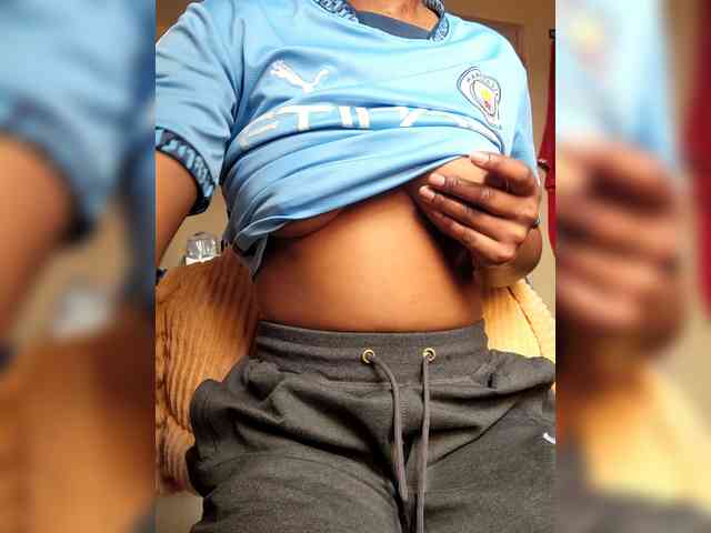 Petite-mpenzi webcam